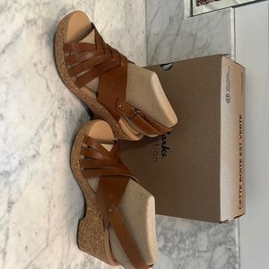 Never been worn Elleri Grace Tan Leather sandals by Clarks size 9.